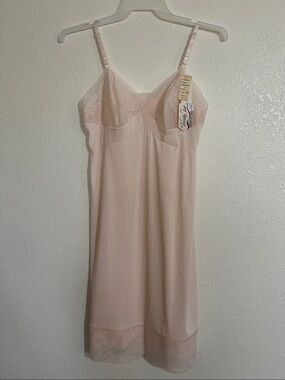 Vanity Fair Sea Pearl Peach Lace Trim Anti Cling Slip Dress Women 36 NOS